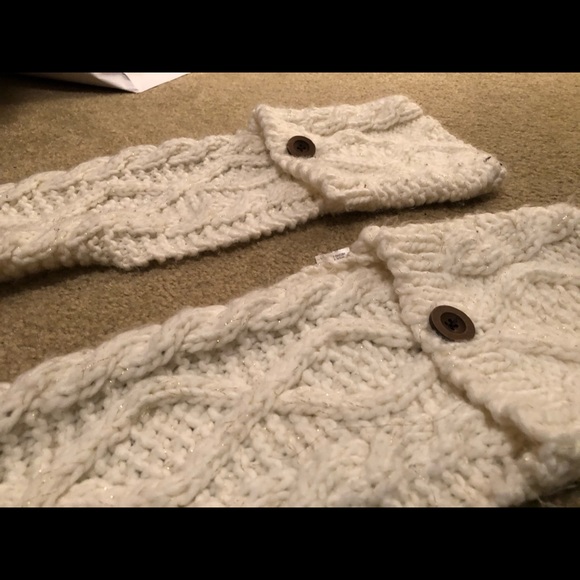 Accessories - White knitted scarf